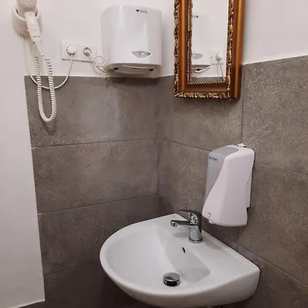Vandrerhjem Lima Győr